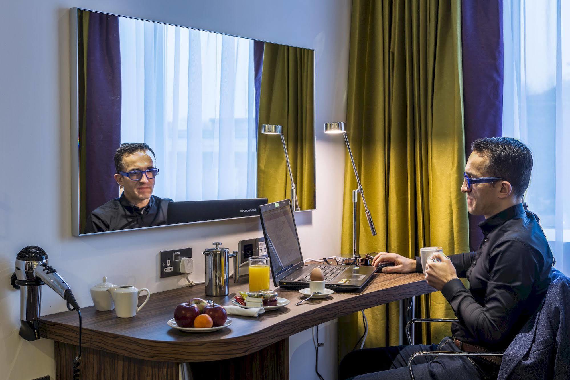 Holiday Inn London Watford Junction By Ihg Εξωτερικό φωτογραφία